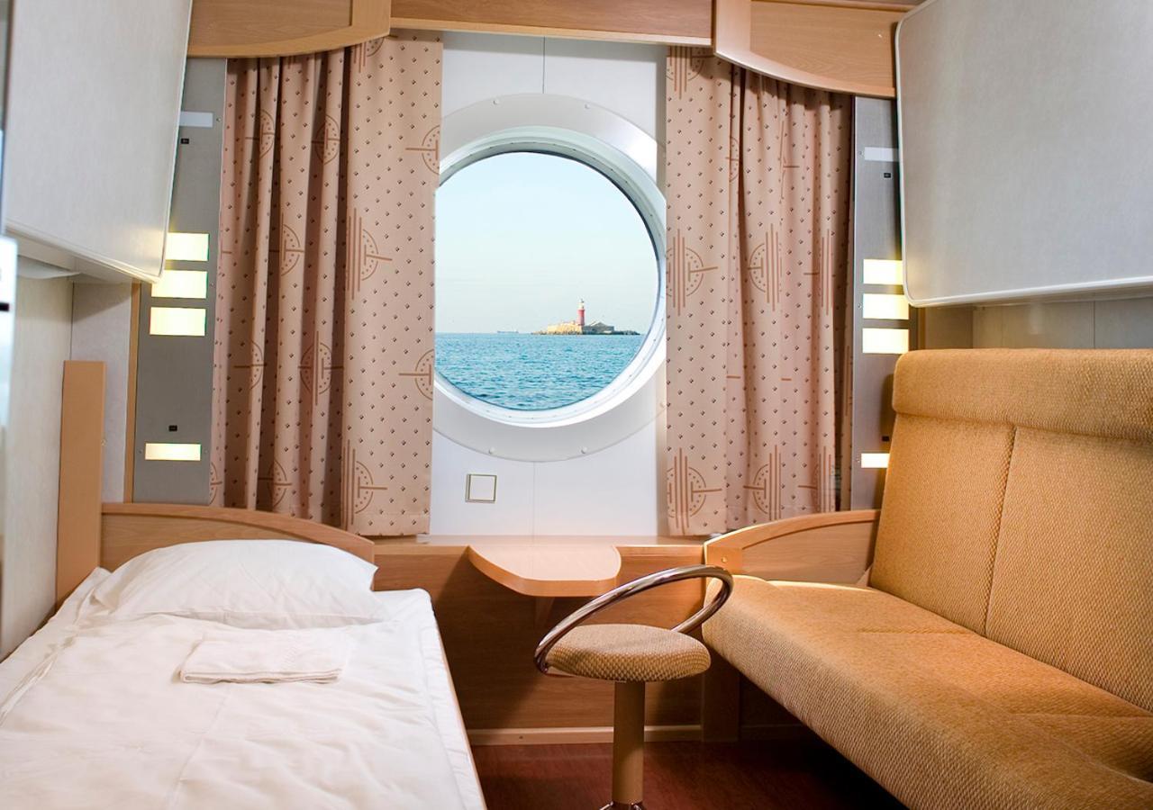Viking Line Ferry Viking Xprs - One-Way Journey From Helsinki To Tallinn Kamer foto